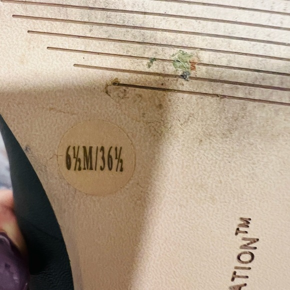 🔥BCBGeneration Women's Black Quilted Loafers🔥 - Picture 4 of 4